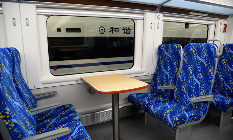 這是CRH6A-A型城際動車組的座椅。（新華社記者 張旭東 攝）