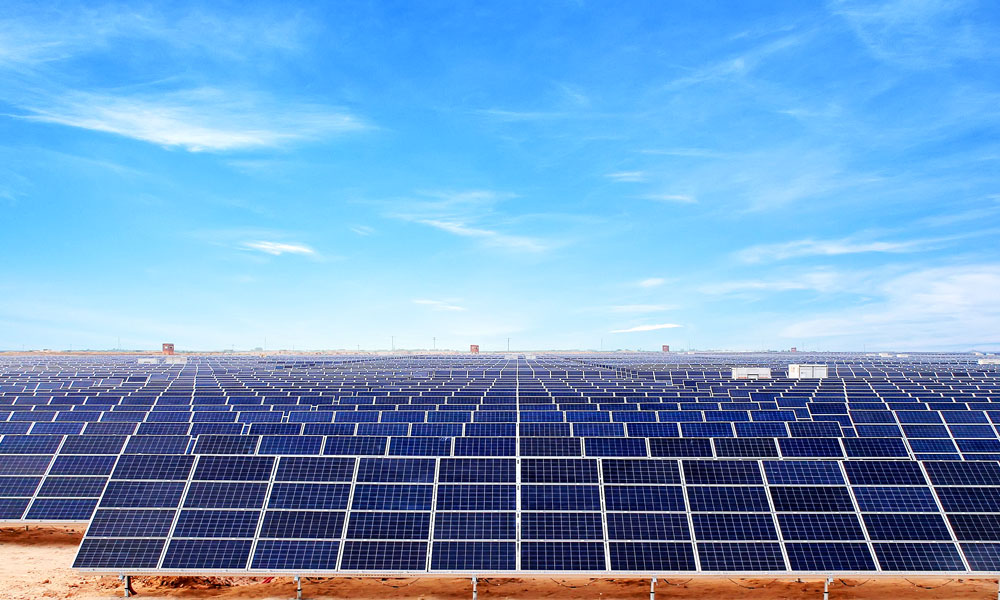 2018年1月18日，中國電建承建的阿爾及利亞233光伏電站項目巴特納站成功并網發電。這是阿爾及利亞國內首個大規模光伏電站，總裝機233兆瓦，分為3個標段共15個電站，目前該項目15個電站中有14個電站完成并網發電，且通過臨時驗收進入質保期。