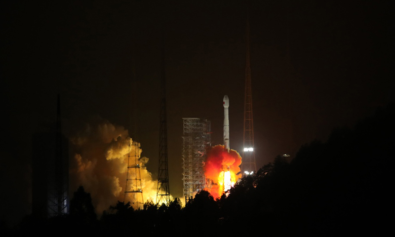 隨后，火箭上面級與衛星成功分離，將其送入預定軌道。（梁珂巖 攝）