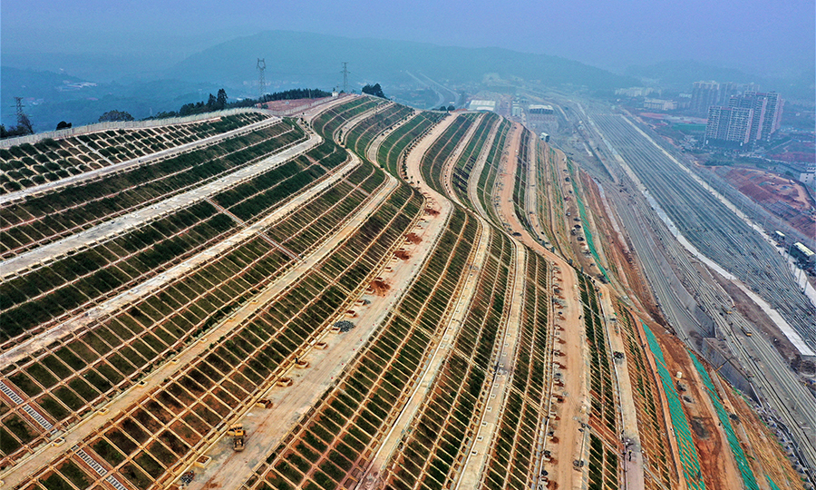 圖為高邊坡全貌。