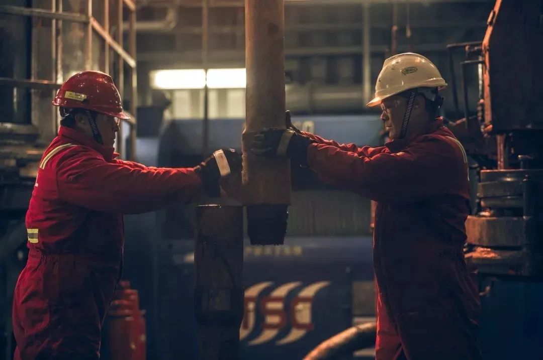 應對這種極限挑戰，需要爭分奪秒倒排剛性計劃，不允許出現彈性和浮時，每個環節都需要思考創新性的快速推進方式，各環節必須無縫銜接，任何一個環節的滯后都可能對項目整體延后產生多米諾骨牌效應，從而導致項目整體進度滯后。