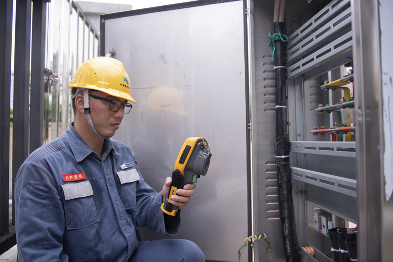 圖為8月18日，南方電網廣東珠海供電局積極備戰“海高斯”，全力以赴筑牢防汛抗臺“安全堤”。