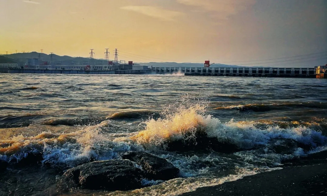 圖為葛洲壩。（長江電力葛洲壩電廠 左建民 攝）