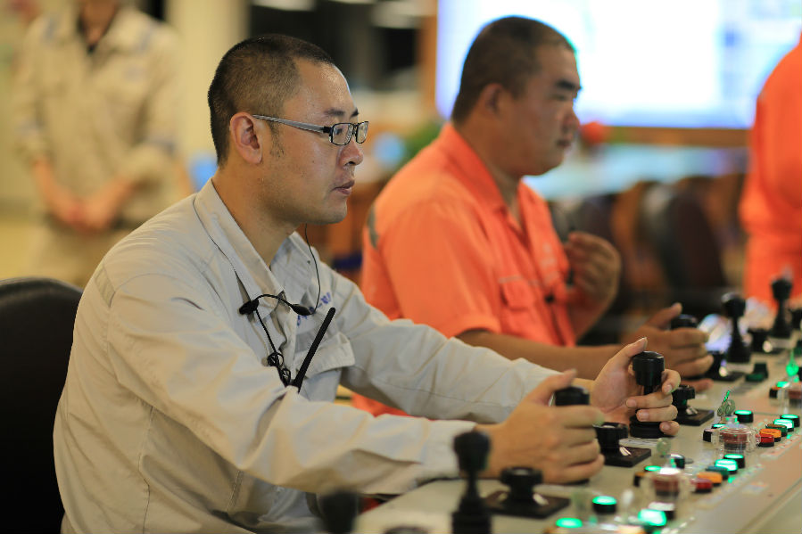 首次在夜間開啟47公里超長距離浮運，其中新建航道地形多樣、流場變化復雜。