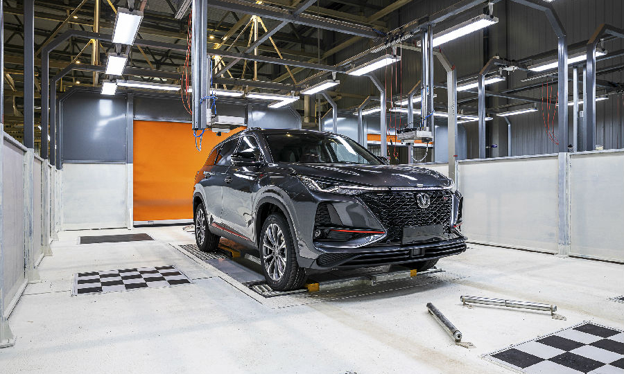 圖為長安汽車合肥工廠的全景影像標定臺。