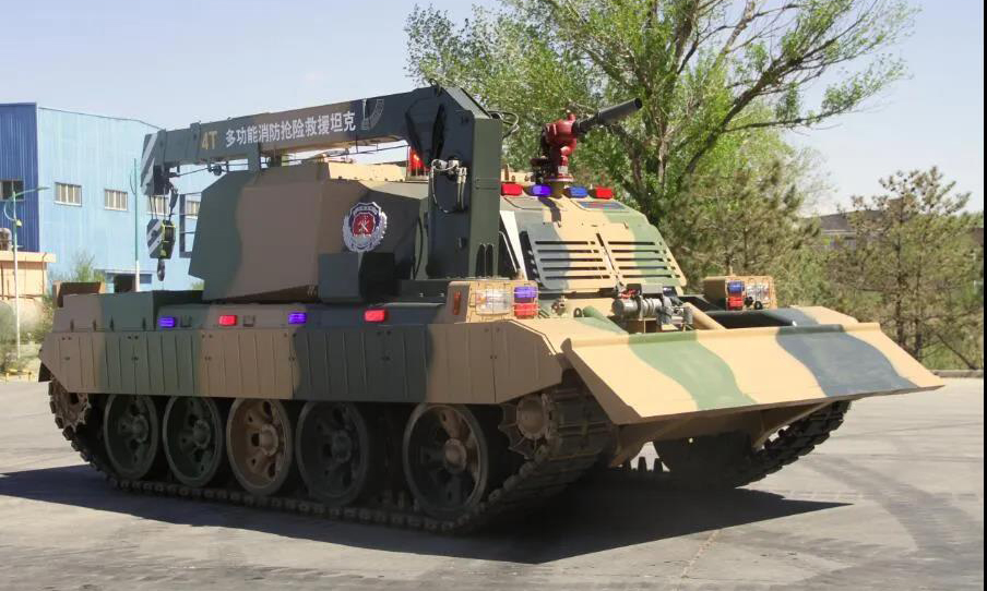 該車輛搭載水箱與泡沫箱，噴水射程70米，噴射泡沫射程65米，可作為消防部隊的主要裝備用于環境復雜地帶（普通消防車難以通過的區域）或油庫、化學品等易燃易爆區發生火災的現場，能迅速接近火場并實現近距離噴射滅火。