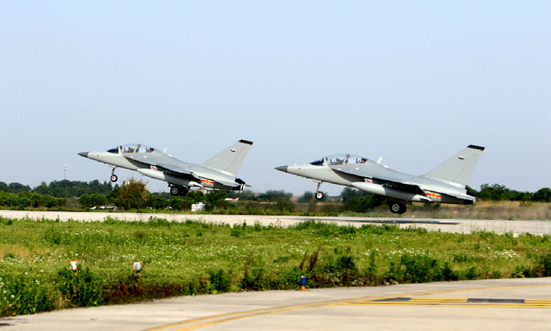 一季度，洪都疫情防控和科研生產均取得了良好成績。進入二季度，洪都各條戰線堅持不懈、奮力拼搏，全力促成年度均衡生產目標的達成，為打造優質航空裝備、建設新時代航空強國積蓄力量。