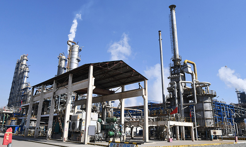 圖為2月12日，正在運行中的蘭州石化公司相關生產裝置。（新華社記者 陳斌 攝）
