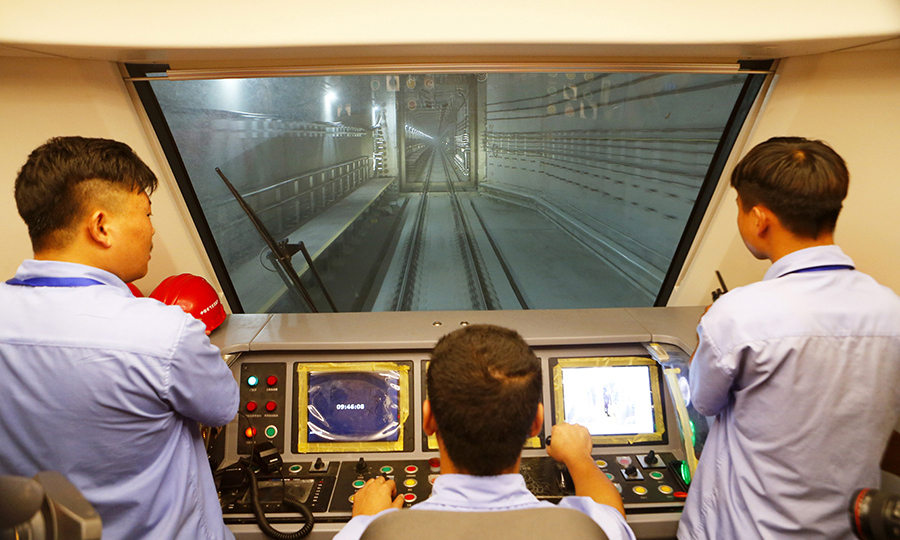 圖為列車駛入新機場。