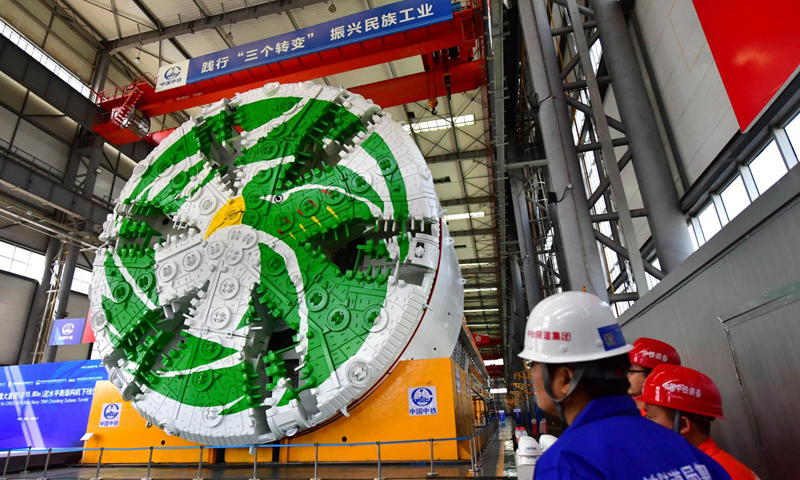 9月29日，我國自主研制最大直徑泥水平衡盾構機下線儀式在河南鄭州舉行。（新華社記者 馮大鵬 攝）