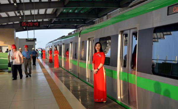 圖為9月20日在越南河內拍攝的輕軌試運行現場。 新華社發（吳明進攝）