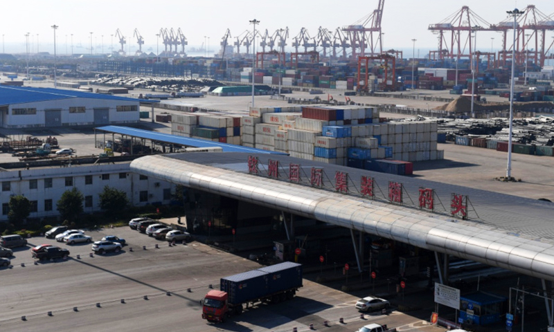 廣西欽州國際集裝箱碼頭。（新華社記者 陸波岸 攝）