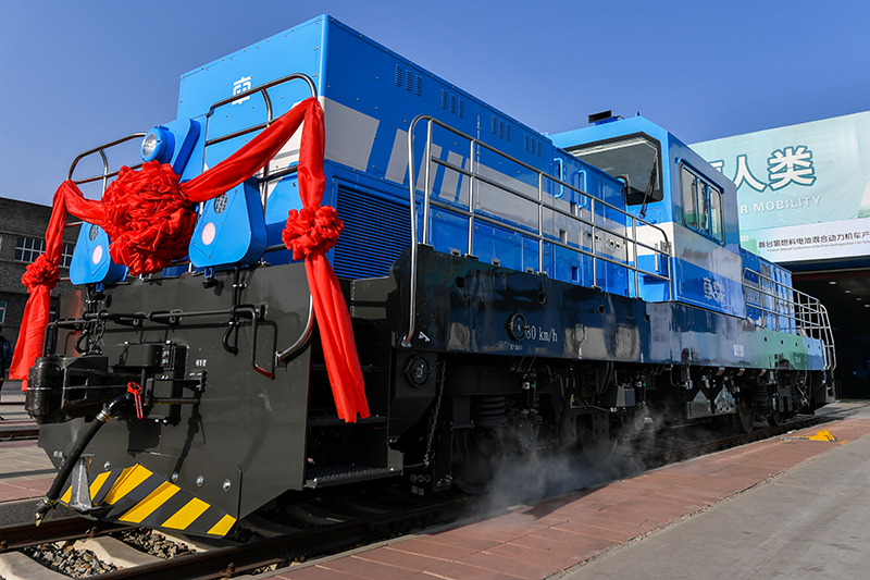 圖為1月27日拍攝的我國自主研發的首臺氫燃料混合動力機車。（新華社記者 曹陽 攝）