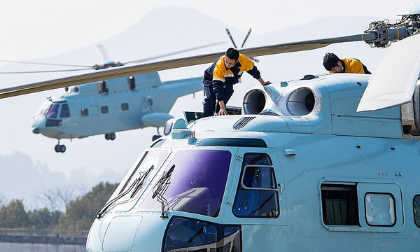 2月23日，景德鎮呂蒙機場陽光明媚，直升機發動機的轟鳴打破了連日來的寧靜，多架直升機依次騰空而起，航空工業昌飛迎來了牛年新春后的第一飛。新的開始，新的希望，昌飛工作人員用奮斗開局，以全新的姿態夯基、蓄能，迎接更大的挑戰。（湯向偉 攝）