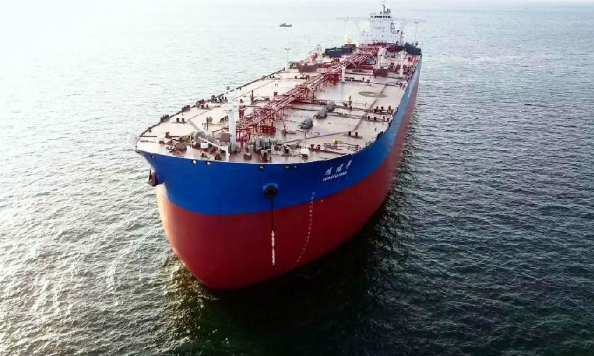 “遠福洋”號是大船集團為用戶量身定制的新一代節能環保型30萬噸VLCC，總長約333米，型寬60米，最大載重量約31.9萬噸，續航里程超過26000海里，可在全球范圍航行。考慮到馬六甲海峽的水深有限,對通航船舶的吃水要求和通行時間段有相應的限制，該船設計吃水為20.5米，滿足馬六甲海峽通航的水深限制要求，正常裝載220萬桶原油可在絕大多數時間中直接通過馬六甲海峽，為船東提高了運營效率。