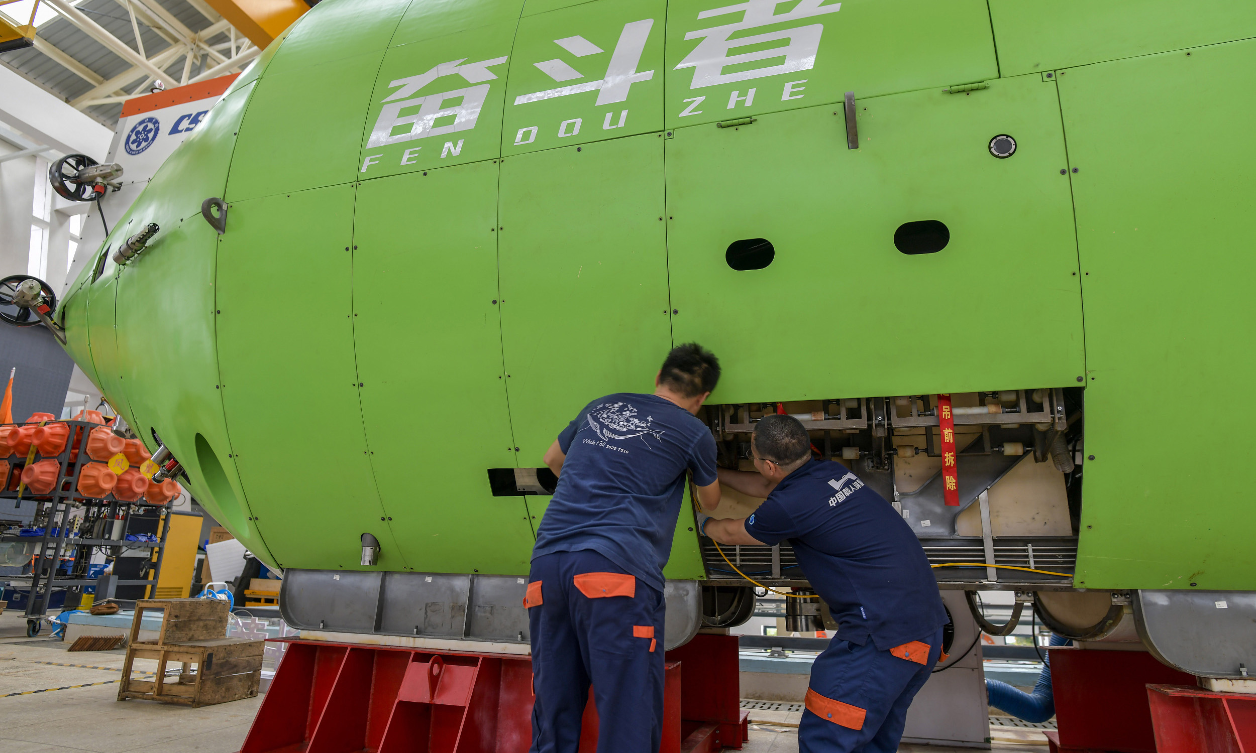 圖為“奮斗者”號全海深載人潛水器。（沙曉峰 攝）