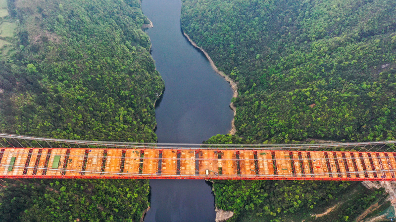 圖為3月27日拍攝的貴黃高速公路陽寶山特大橋。（新華社記者 楊文斌 攝）