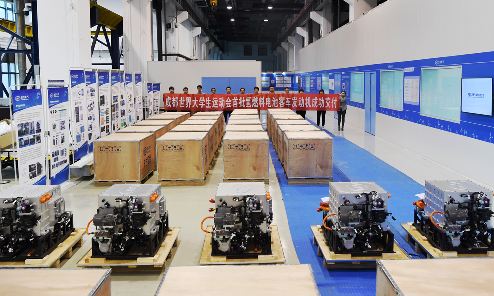 百臺級氫燃料電池示范公交車示范運營，在中國西部地區尚屬首次，居于國內前列，這也讓東方電氣成為國內為數不多能夠供應百臺級氫燃料電池動力系統的企業。百臺級氫燃料電池示范公交車示范運營，有助于推動構建氫能生態圈，融入成渝雙城經濟圈建設，推行綠色交通。