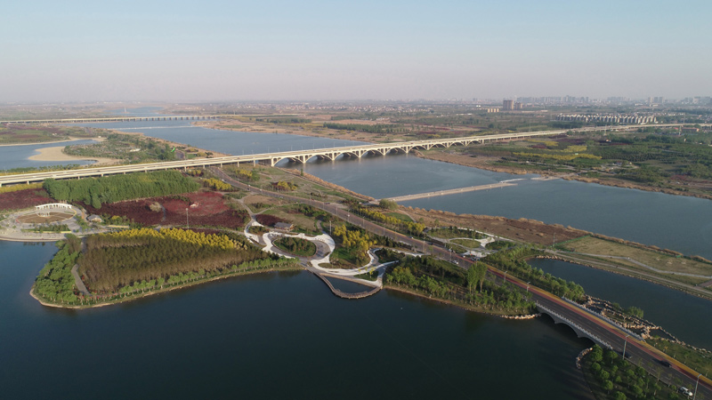 圖為4月13日拍攝的生態修復后的滹沱河景色。（新華社記者 楊世堯 攝）