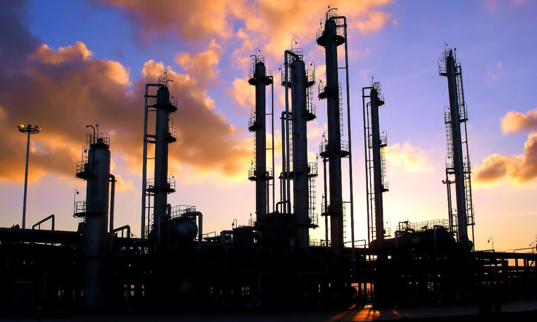 2020年，南海東部油田積極應對低油價和新冠肺炎疫情等多種挑戰，全力以赴實施增儲上產。深水氣田流花29-1投產，形成包括荔灣3-1、流花34-2、番禺34-1、番禺35-1 等在內的深水氣田群，產能規模達千億立方米。氣田連珠成串，彼此依托，大大提高開發效率。2020年，白云氣田外輸干氣量突破64億立方米，再次刷新2019年天然氣產量紀錄。