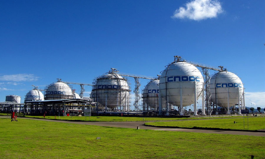 亞洲最大陸地終端——高欄終端投用智能外輸管理系統后，外輸主操可以通過系統迅速確認槽車現狀，槽車司機“一秒刷臉”確認身份，極大提升安全外輸效率。在去冬今春保供期間，白云氣田共外輸天然氣超28億立方米，日外輸量連續48天突破2000萬立方米，最高峰時達2095萬立方米，多項生產指標創造歷史新高。