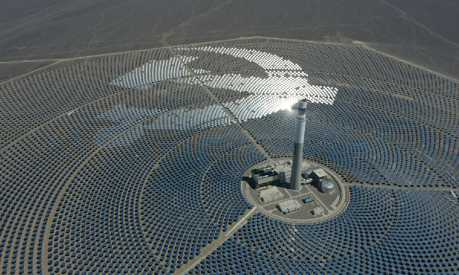 今年是中國共產黨成立100周年，中國能建用哈密光熱項目定日鏡立體呈現方式獻禮建黨百年華誕，動態展示了14萬中國能建人許黨報國的堅定信念。