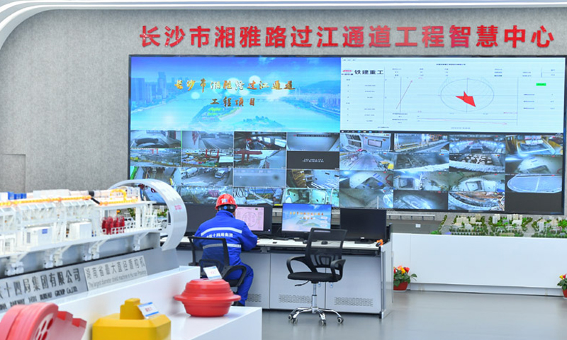 圖為1月26日拍攝的長沙市湘雅路過江通道工程智慧中心。（新華社記者 陳澤國 攝）