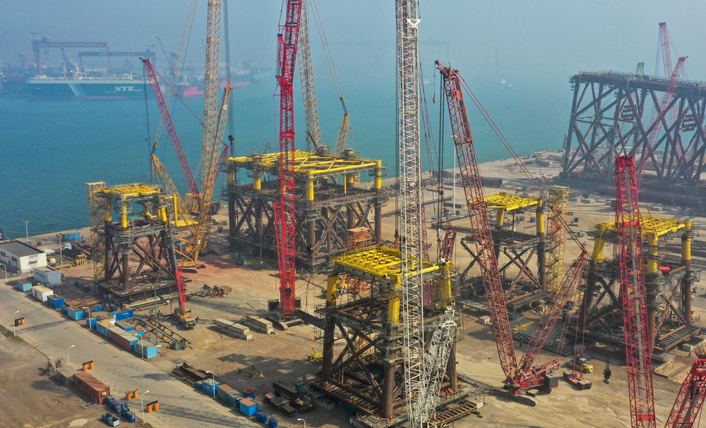 作為墾利6-1油田最大的區塊，5-1、5-2、6-1區塊包含1個中心平臺組塊、6個井口平臺組塊和7個導管架共14個結構單體，總重量超過3.6萬噸，分別在天津和青島4個場地進行陸地建造。據了解，墾利6-1油田全部結構單體采用標準化模式進行設計、采辦和建造，有效縮短了設計建造工期，降低了工程建設成本。