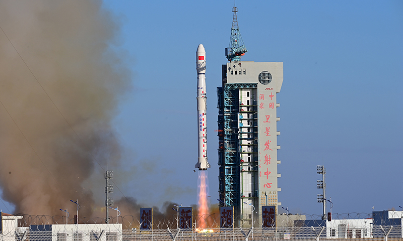 12月12日16時22分，我國在酒泉衛星發射中心使用長征四號丙運載火箭，成功將試驗二十號A/B星發射升空，衛星順利進入預定軌道，發射任務獲得圓滿成功。新華社發（汪江波 攝）