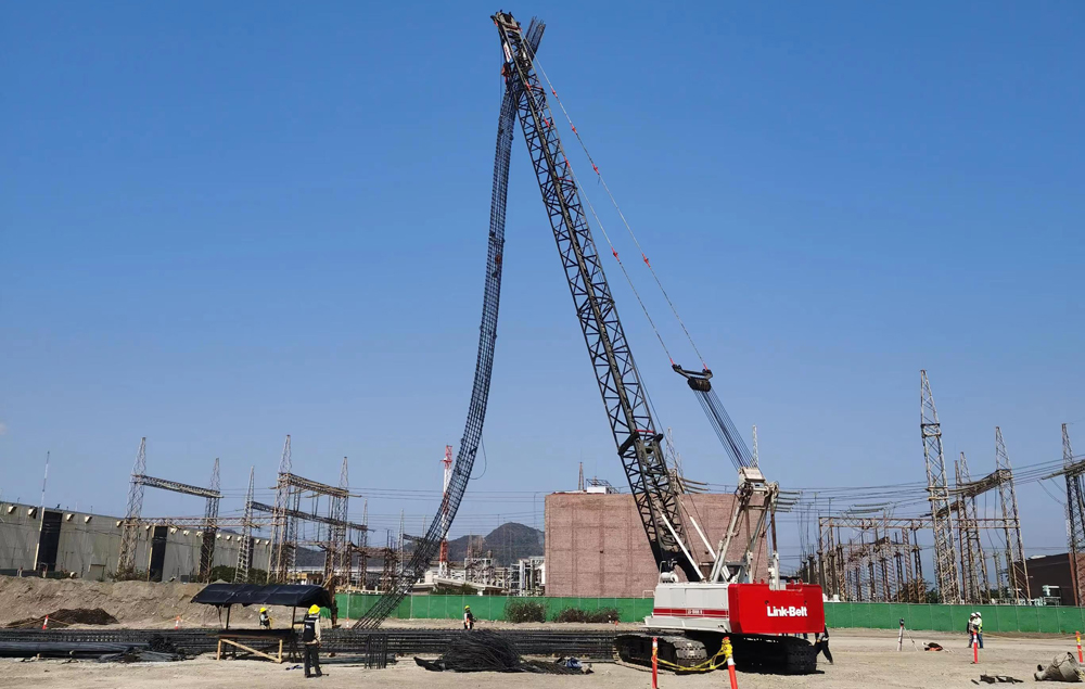 近日，哈電集團開足馬力抓生產，一批海外項目迎來重要節點。圖為由哈電集團國際公司承建的墨西哥曼薩尼約三期350MW聯合循環項目燃機第一根樁基基礎澆筑完成，各項指標良好，標志著該項目土建工作正式開始。