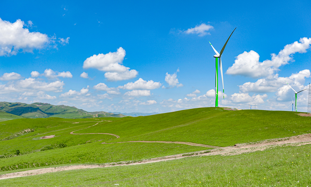 近日，中廣核興安盟一期100萬千瓦風電項目并網發電，標志著我國首個單體百萬千瓦級陸上風電基地正式投產，該項目榮獲“全球卓越項目管理大獎”。