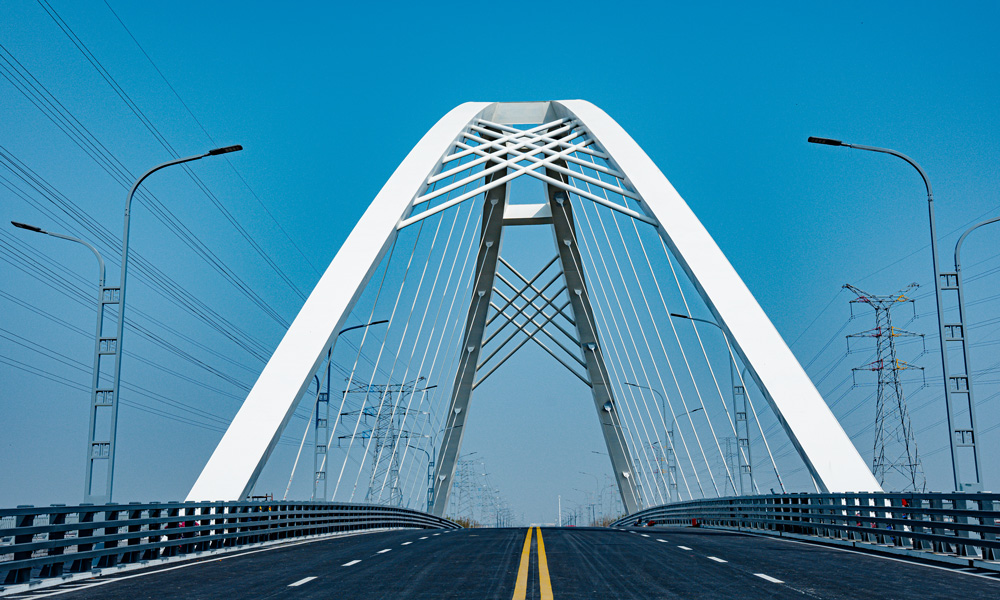 近日，中鐵工業、中鐵上海局承建的江蘇鹽城東臺市川東港大橋正式通車。