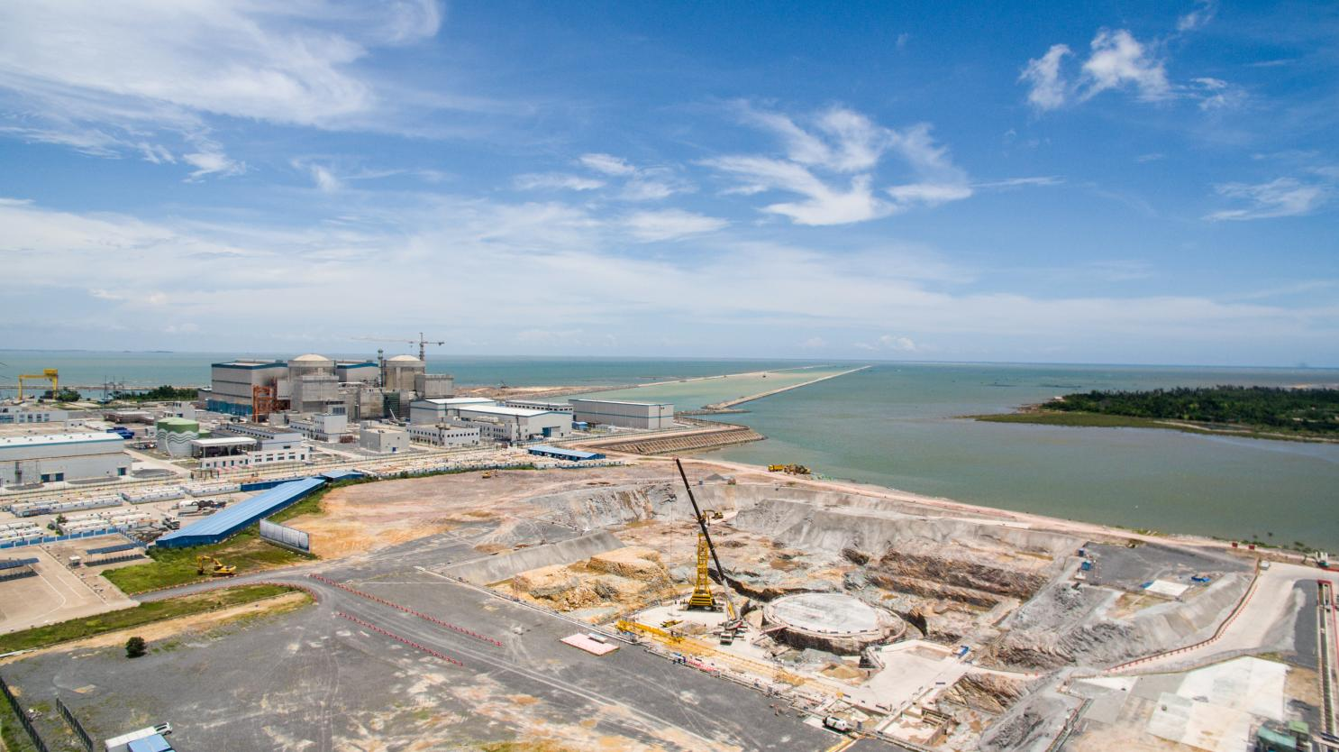 2015年2月2日，防城港核電站3號機組核島負挖開始。