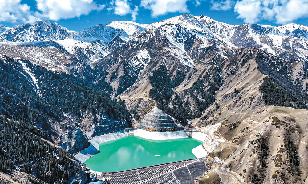 國網新源新疆阜康抽水蓄能電站上水庫。