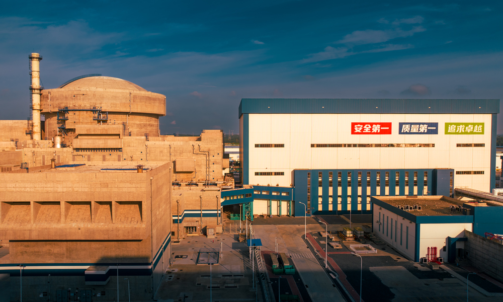 防城港核電站4號機組于2016年12月23日開工建設，建設過程中全面落實中廣核“華龍一號”首堆經驗反饋，在設計、安全管控、施工管理等方面不斷提升，實現了“華龍一號”示范機組“一臺比一臺好”的建設目標。