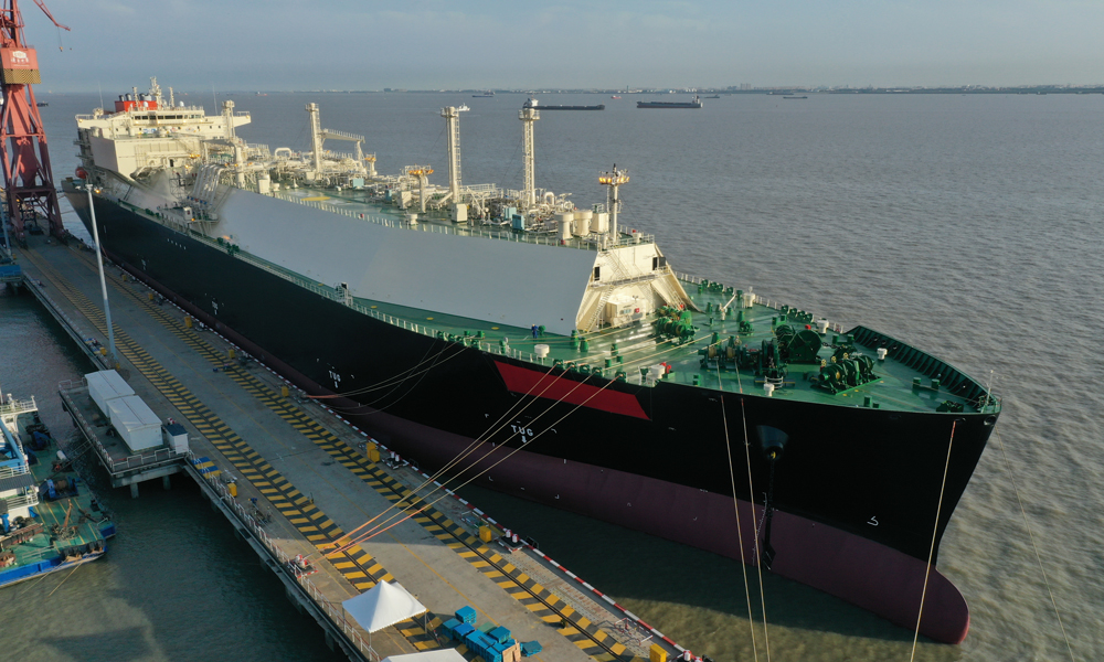 自2000年以來，中國海油已建成10艘國產大型液化天然氣運輸船。這次一期、二期項目開展后，將再建12艘大型液化天然氣運輸船，總運力將突破360萬立方米，每年預計可向國內運回進口液化天然氣1600萬噸。