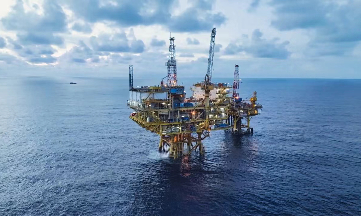 自2023年5月20日并網發電以來，“海油觀瀾號”的綠色電力源源不斷地供給文昌油田13座海上油氣生產裝置，每年可減少二氧化碳排放2.2萬噸，節約燃料近1000萬立方米天然氣。