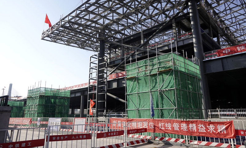 地鐵13號線成功撥線后，對京張高鐵實現年底開通運營、保障冬奧會交通組織有重要作用。圖為2月20日，建設中的京張高鐵清河站。新華社發（馮凱 攝）