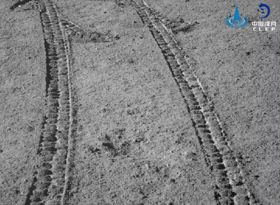 嫦娥四號工程地面應用系統已向科學研究核心團隊發布第八批科學探測數據，總數據量為2.9GB，共計380個數據文件。