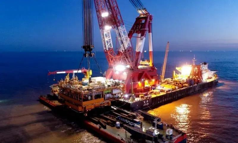 2月28日，從渤海石油管理局工程建設中心獲悉，該項目組人員已全部返崗投入工作，21項設備技術支持人員復工狀態已全部落實，老平臺改造施工也已復工，唯一延后的渤西終端方面也即將完成復工。