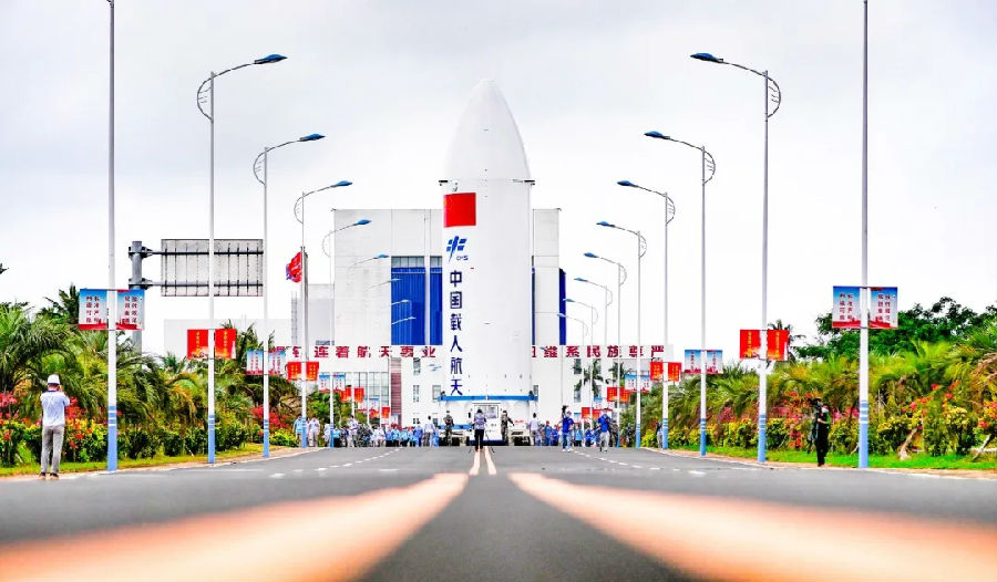 整流罩轉運現場。（宿東 攝）