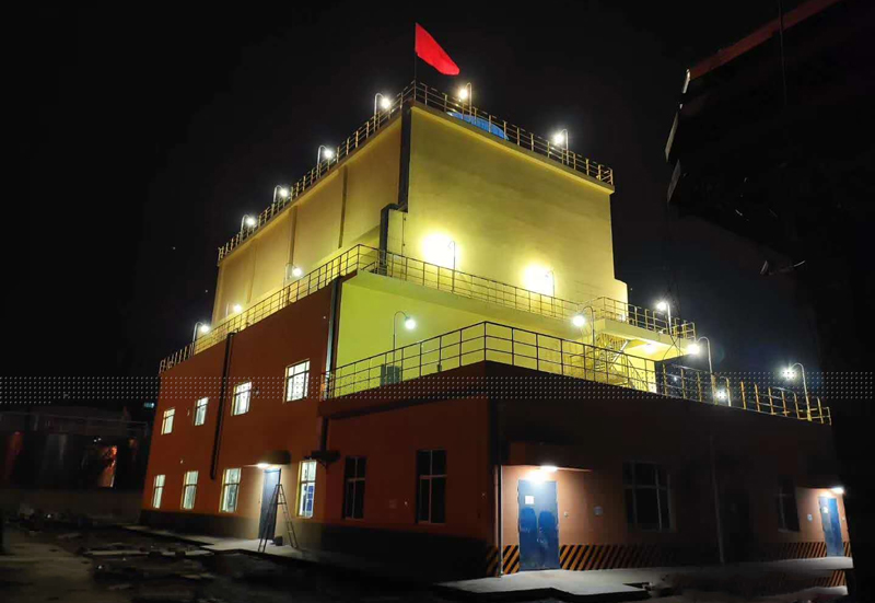 隨著第一臺循環水泵啟動，中國化學工程所屬賽鼎公司山西焦化循環水冷卻塔項目于5月16日下午4點完成考核工作，標志著山西焦化循環水冷卻塔系統正式轉入試運行階段。循環水系統按“無人值守”理念進行設計，水質穩定系統采用全自動電化學處理工藝技術（ECT），可實現循環水pH自動調節、自動殺菌、自動除鹽。ECT技術的運用可以有效降低廢水的排放、減少循環水系統中藥劑的使用，同時也降低業主后期的運營成本。