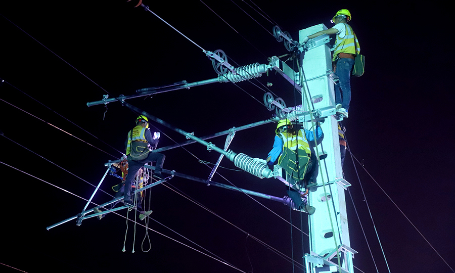 郜營車站改造工程為中國國家鐵路集團2020年重點工程項目，涉及信號、接觸網、電力、通信信息、房建等專業。在今年疫情非常時期，該項目部從人員調配、資金投入、疫情防控、質量安全等方面加大投入力度，認真落實疫情防控措施，有序組織人員返場復工，科學安排施工生產，工程于2020年4月正式開工建設，歷時170余天，如期順利開通。