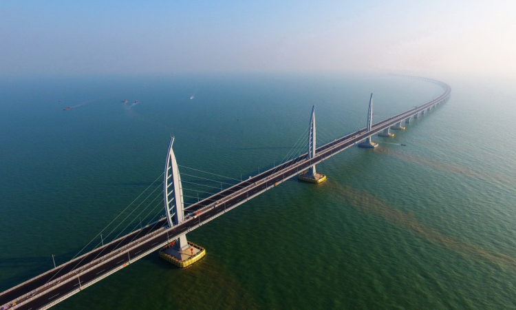 清晨的港珠澳大橋。（新華社記者 梁旭 攝）