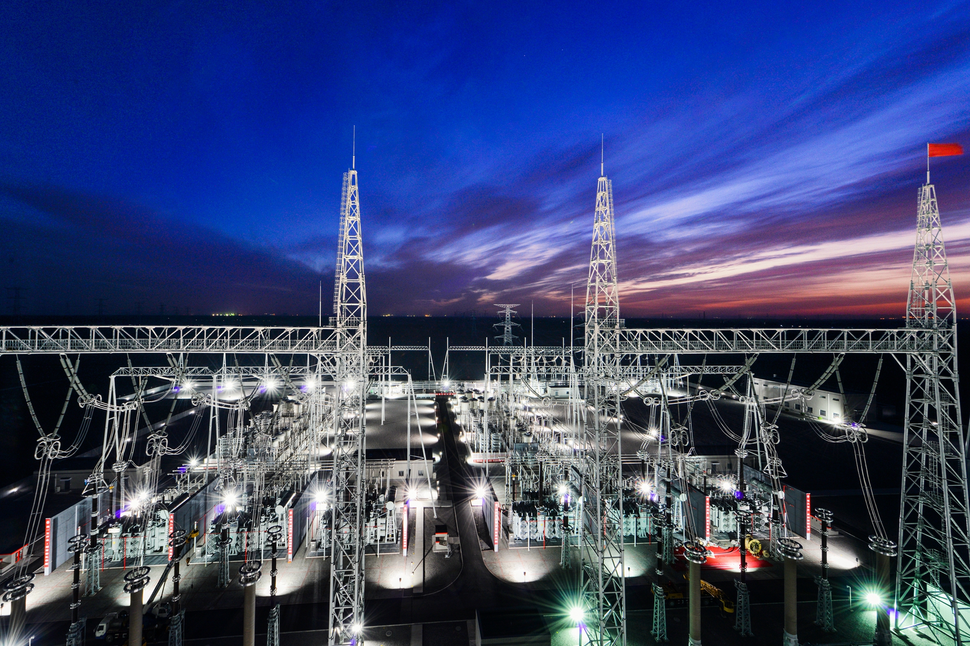 說明: 說明: C:\Users\Administrator\Desktop\新建文件夾\02-鄒明攝影-2016年5月29日北京東1000千伏變電站夜景.jpg