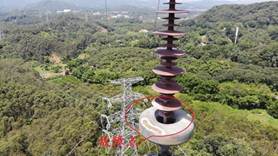 說明: 說明: \\10.124.200.62\0703增城站\ZC-04增城巡維站各類報表\3--輸電線路跳閘報表\輸電線路跳閘報表\輸電線路跳閘報表2018\2019-08-07-110kV廟朱線#46B相、110kV寧廟甲線#62（現70號）B、A相（同塔同跳）\廟朱線#46塔B相跳線合成絕緣子重錘.JPG