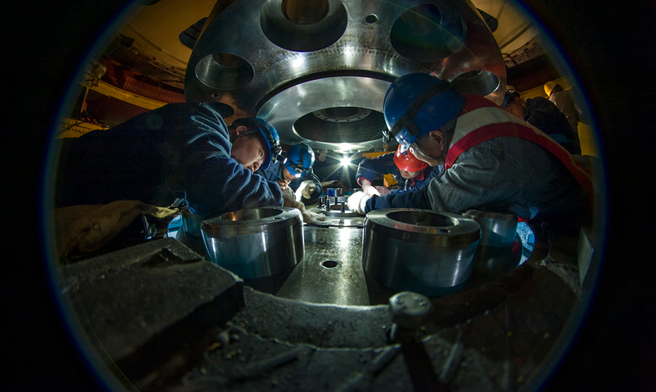 華電福新安砂電廠青年突擊隊助力機組大修。（作者：宋佳娥）